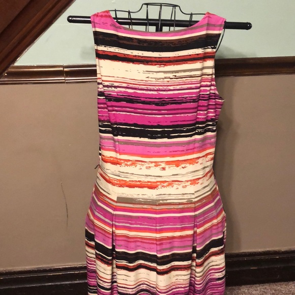 Dress - Picture 5 of 5